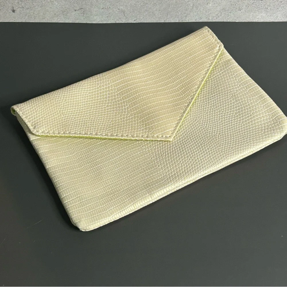 Ipsy Cream Textured Cosmetic Bag